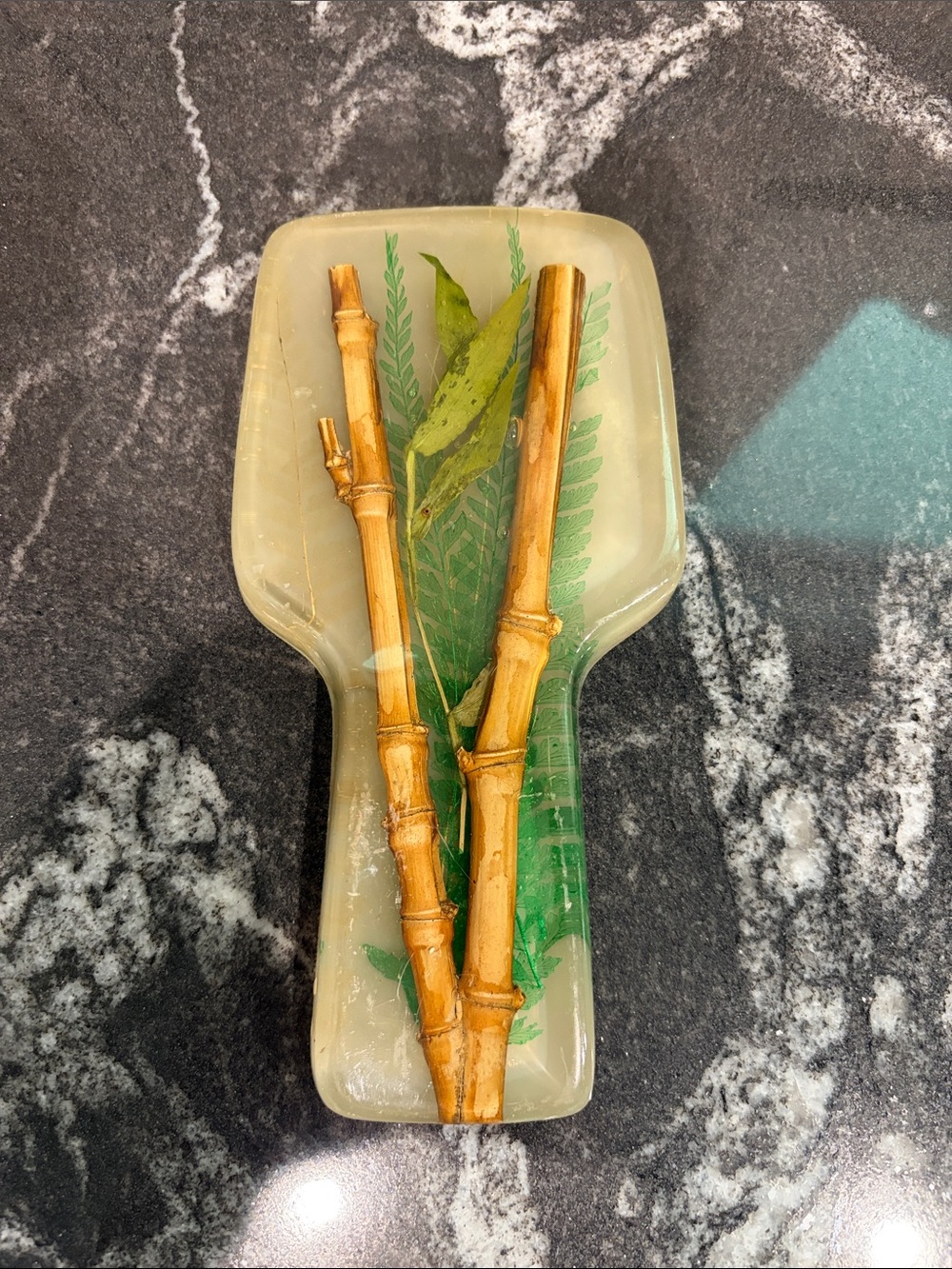 Resin Decorative Spoonrest with Embedded Bamboo and Green Ferns